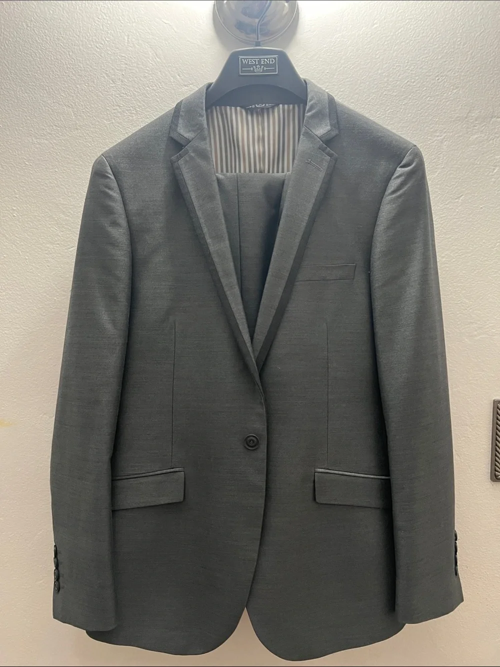 West End Men's Charcoal Gray Single-Breasted Suit Jacket